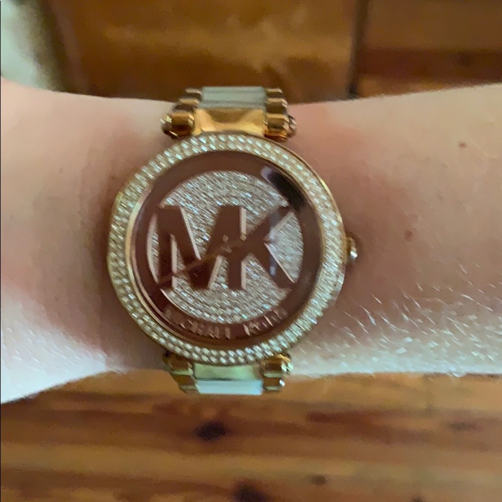 Michael Kors Rose Gold Diamond Watch - Picture 4 of 7